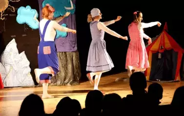 "BABROSZKI LECĄ W KOSMOS" - INTERAKTYWNY SPEKTAKL DLA DZIECI WYKONANIU AKTOR&Oacute;W Z TEATRU TRIP. 5