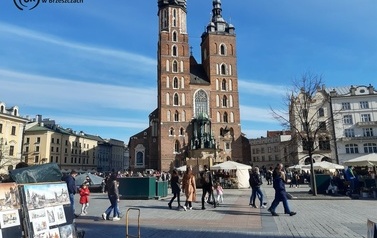 uczestnicy wycieczki podczas zwiedzania