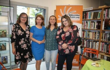 wsp&oacute;lne zdjęcie bibliotekarek i joanny jax