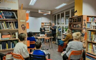 Grzegorz Kasdepke opowiada o swoich książkach i podr&oacute;żach