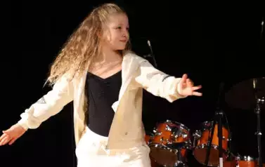 MIĘDZYSZKOLNY FESTIWAL MŁODYCH TALENT&Oacute;W &quot;MŁODZI NA START&quot; &ndash; GALA LAUREAT&Oacute;W &nbsp; 15