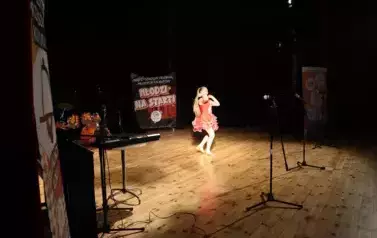 MIĘDZYSZKOLNY FESTIWAL MŁODYCH TALENT&Oacute;W &quot;MŁODZI NA START&quot; &ndash; GALA LAUREAT&Oacute;W &nbsp; 16