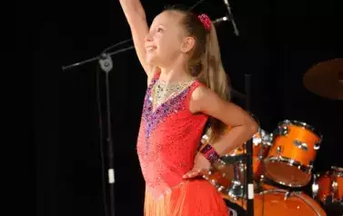 MIĘDZYSZKOLNY FESTIWAL MŁODYCH TALENT&Oacute;W &quot;MŁODZI NA START&quot; &ndash; GALA LAUREAT&Oacute;W &nbsp; 19