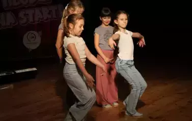 MIĘDZYSZKOLNY FESTIWAL MŁODYCH TALENT&Oacute;W &quot;MŁODZI NA START&quot; &ndash; GALA LAUREAT&Oacute;W &nbsp; 21