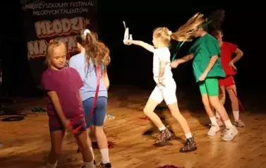 MIĘDZYSZKOLNY FESTIWAL MŁODYCH TALENT&Oacute;W &quot;MŁODZI NA START&quot; &ndash; GALA LAUREAT&Oacute;W &nbsp; 23