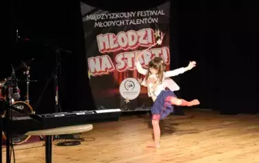 MIĘDZYSZKOLNY FESTIWAL MŁODYCH TALENT&Oacute;W &quot;MŁODZI NA START&quot; &ndash; GALA LAUREAT&Oacute;W &nbsp; 27