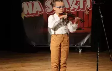 MIĘDZYSZKOLNY FESTIWAL MŁODYCH TALENT&Oacute;W &quot;MŁODZI NA START&quot; &ndash; GALA LAUREAT&Oacute;W &nbsp; 32